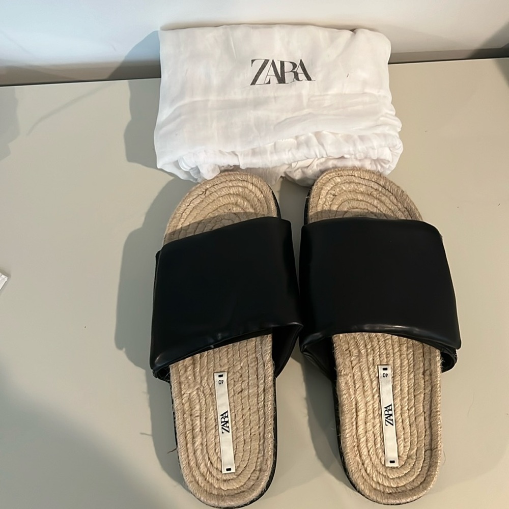 NWOT Zara Sandals